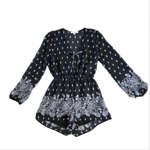 NWOT PAPAYA SHEER SHORTS ROMPER SZ.S - Picture 3 of 8